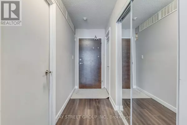 Toronto (waterfront Communities), ON M5V4B2,151 Dan Leckie WAY #750