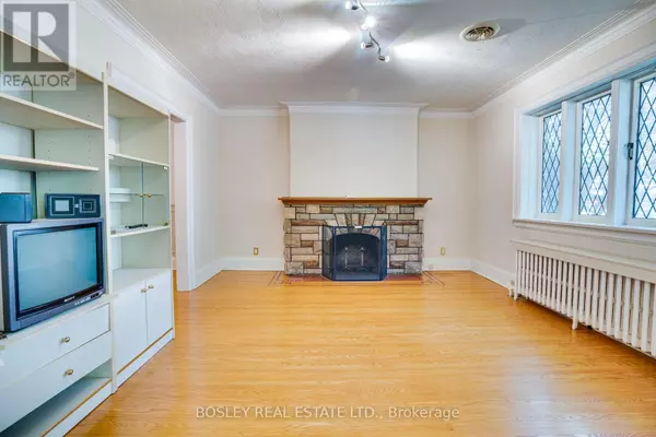 Toronto (forest Hill North), ON M5N2M2,134 LATIMER AVENUE