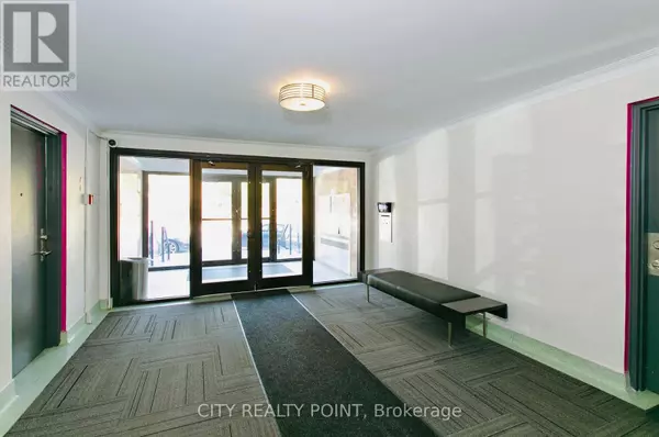 Toronto (leaside), ON M4G2Z9,1291 Bayview AVE North #103