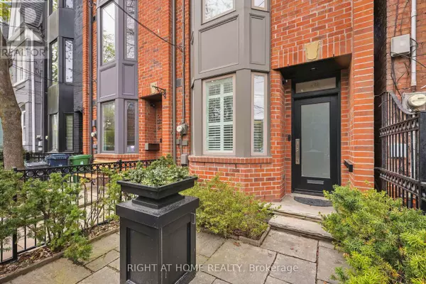 Toronto (niagara), ON M5V1G4,636 WELLINGTON STREET W