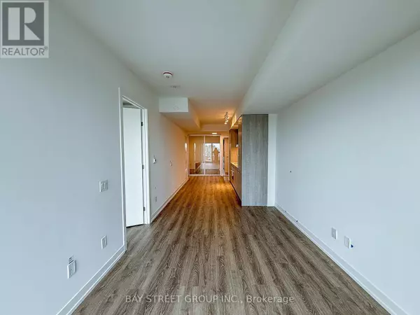 Toronto (rosedale-moore Park), ON M4W0B8,771 Yonge ST #1906