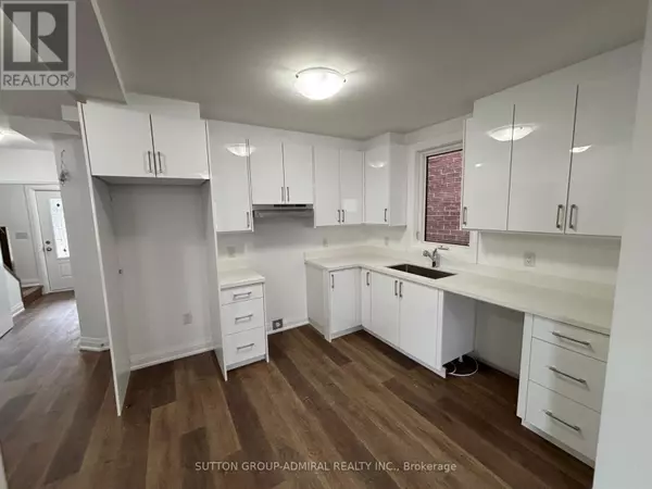 Toronto (humewood-cedarvale), ON M6C2M2,166 VAUGHAN ROAD