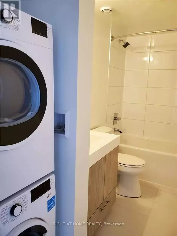 Toronto (moss Park), ON M5B0C3,251 Jarvis ST #3713
