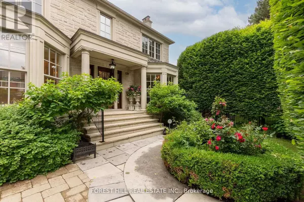 Toronto (humewood-cedarvale), ON M6C1W2,129 AVA ROAD