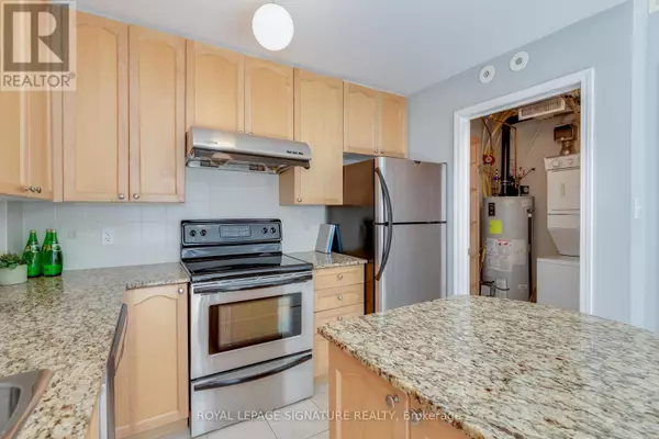 Toronto (kensington-chinatown), ON M5T1B7,78 Carr ST #39