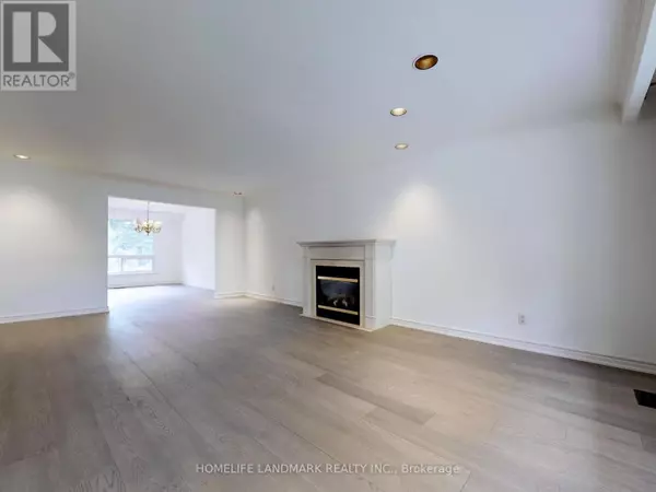 Toronto (newtonbrook East), ON M2M3N6,714 CONACHER DRIVE