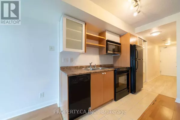 Toronto (niagara), ON M5V1B7,600 Fleet ST #309