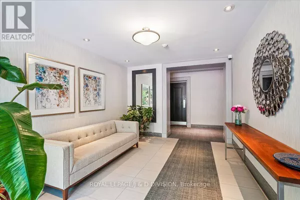 Toronto (rosedale-moore Park), ON M4W1S3,149 South DR #203