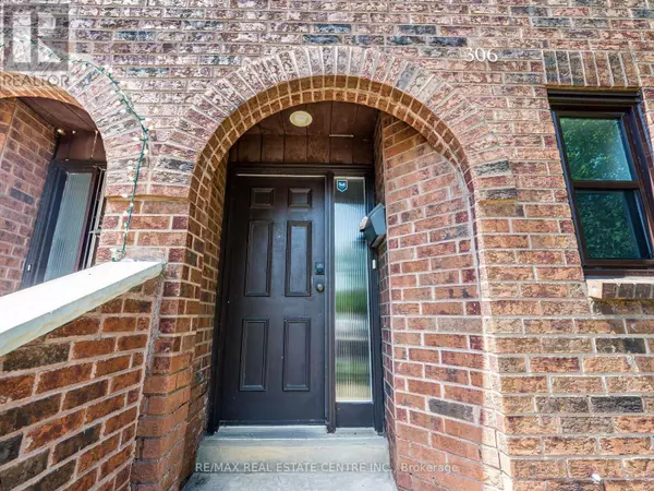 Toronto (westminster-branson), ON M2R3N3,306 TORRESDALE AVENUE