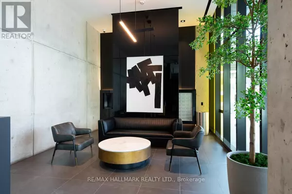 Toronto (waterfront Communities), ON M5A0T4,21 Lawren Harris SQ #407