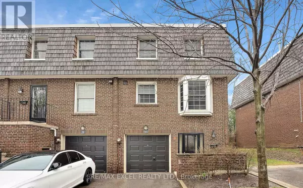 11 STONEDALE PLACEWAY, Toronto (banbury-don Mills), ON M3B1W2