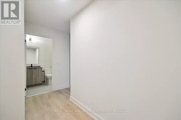Toronto (dufferin Grove), ON M6R2B2,181 Sterling RD #911