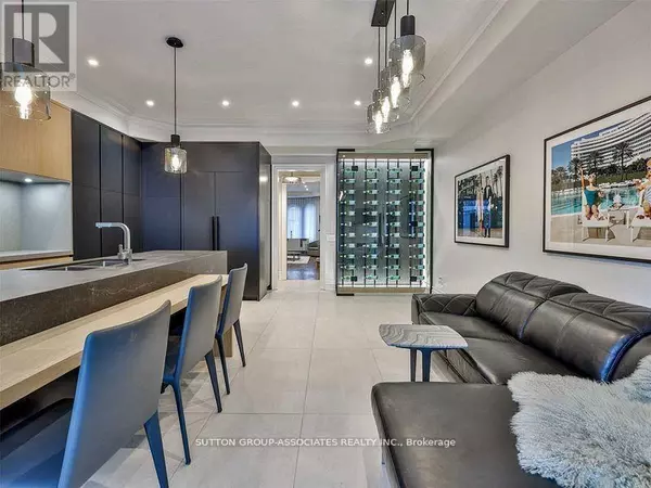 Toronto (annex), ON M5R1N6,31 WEBSTER AVENUE