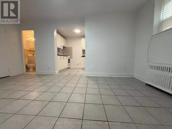 Toronto (lawrence Park South), ON M4N2J3,2770 Yonge ST #B05