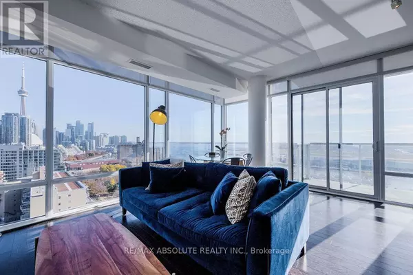 Toronto (niagara), ON M5V3W5,90 Stadium RD #1802