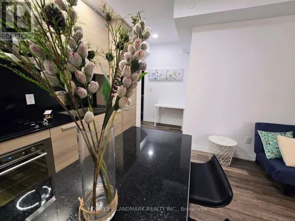 Toronto (willowdale West), ON M2N0L2,75 Canterbury PL #1211