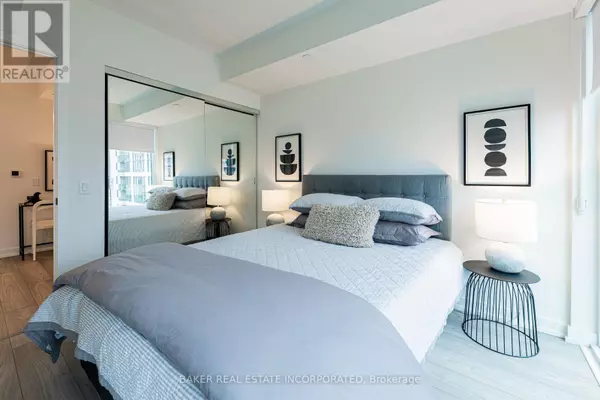 Toronto (mount Pleasant West), ON M4P0E8,223 Redpath AVE #807