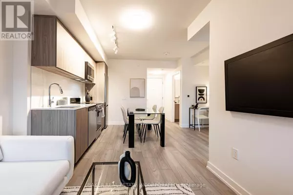 Toronto (mount Pleasant West), ON M4P0E8,223 Redpath AVE #807