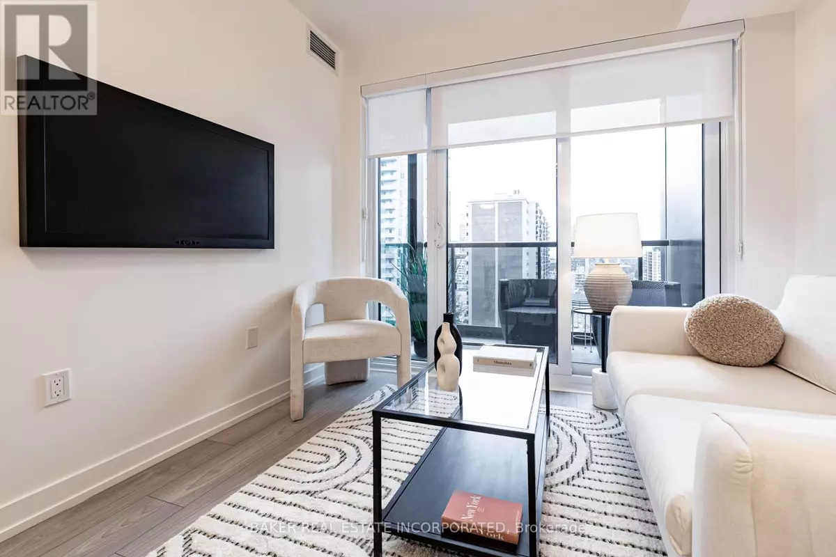 Toronto (mount Pleasant West), ON M4P0E8,223 Redpath AVE #807