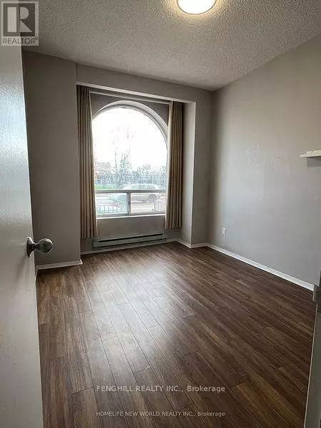 Toronto (palmerston-little Italy), ON M5S2R3,678 Bathurst ST #Main