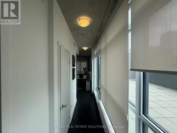 Toronto (kensington-chinatown), ON M5T0A9,210 Simcoe ST #2002