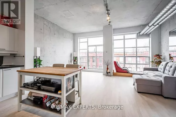 Toronto (niagara), ON M6J1G9,955 QUEEN ST West #411