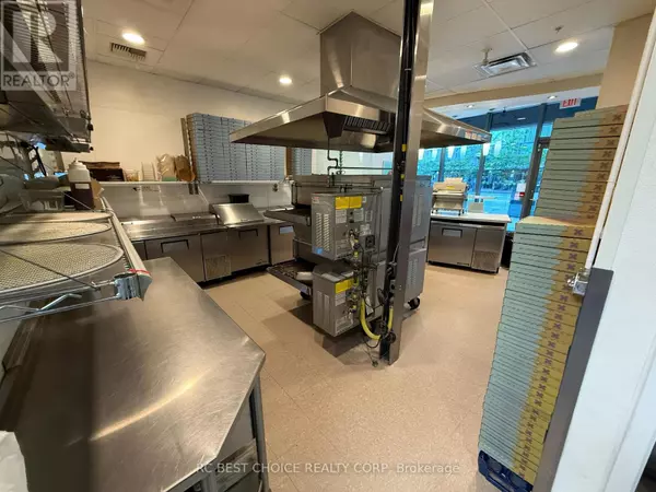 Toronto (niagara), ON M6K3P6,120 Lynn Williams ST #104