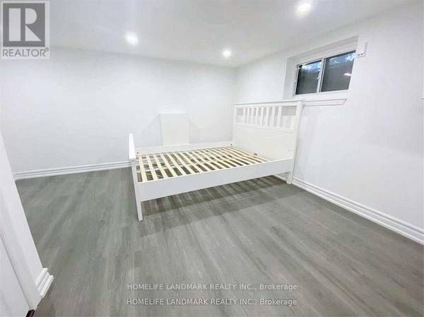 Toronto (wychwood), ON M6G2B6,840 DAVENPORT ROAD
