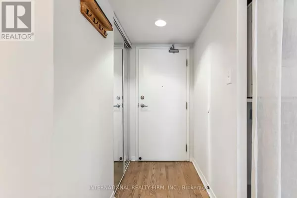 Toronto (niagara), ON M5V3C9,801 King ST West #628