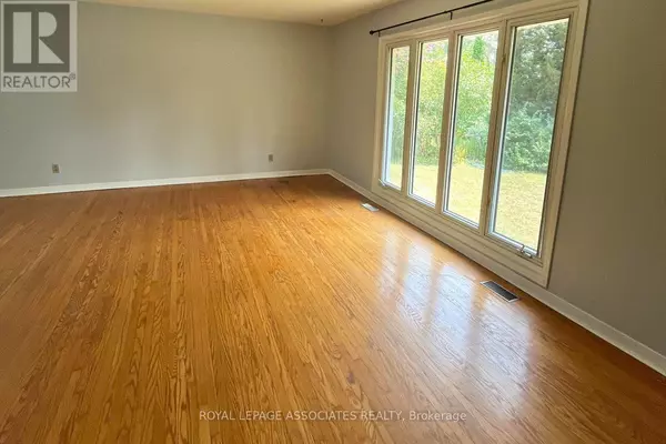 Toronto (victoria Village), ON M4A2E8,98 Wigmore DR #Main