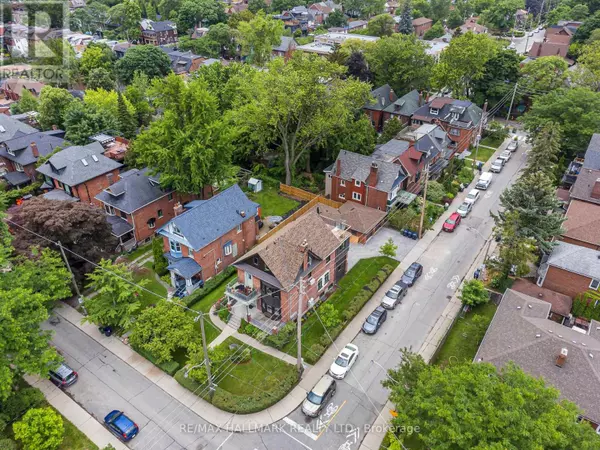 Toronto (dufferin Grove), ON M6H2Y7,202 Rusholme RD #House