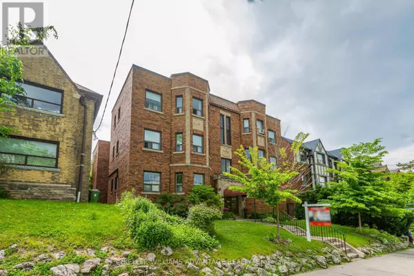 Toronto (humewood-cedarvale), ON M5P3J7,1646 Bathurst ST #18