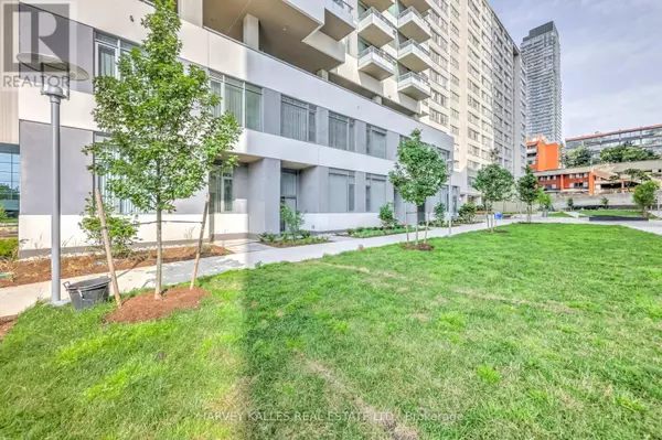 Toronto (mount Pleasant West), ON M4S0E3,25 Holly ST #TH104