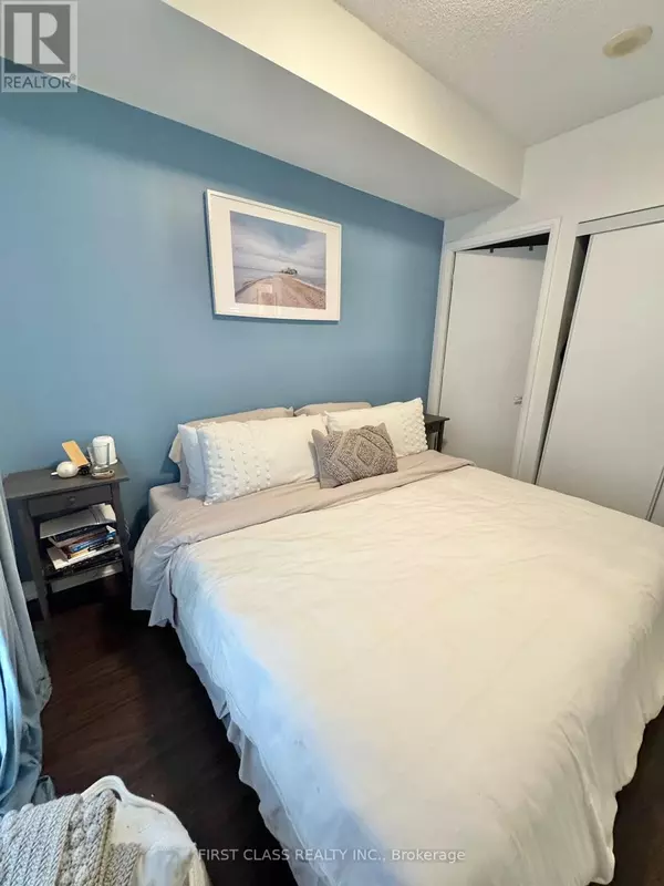 Toronto (regent Park), ON M5A4M3,25 Cole ST #627