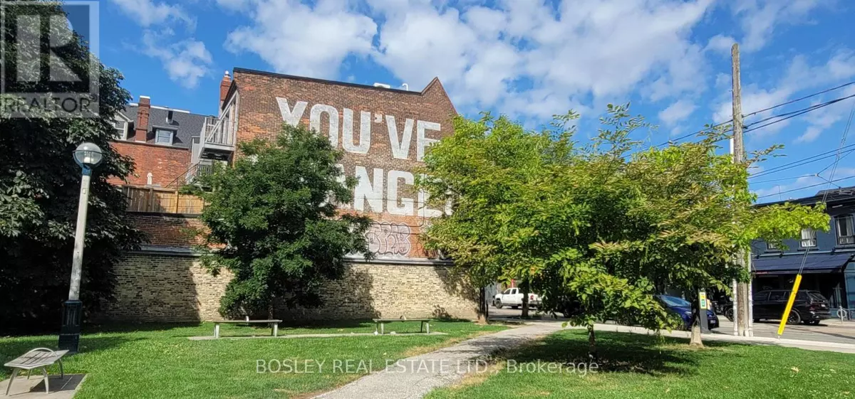 Toronto (trinity-bellwoods), ON M6J1H3,1075 QUEEN STREET W