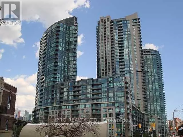 Toronto (niagara), ON M5V1B1,219 Fort York BLVD #811