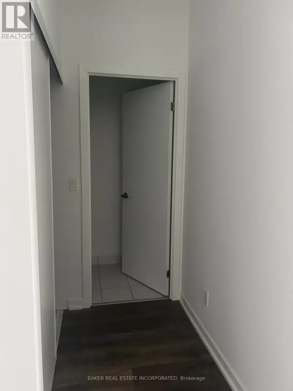 Toronto (henry Farm), ON M2J0H3,36 Forest Manor RD #216