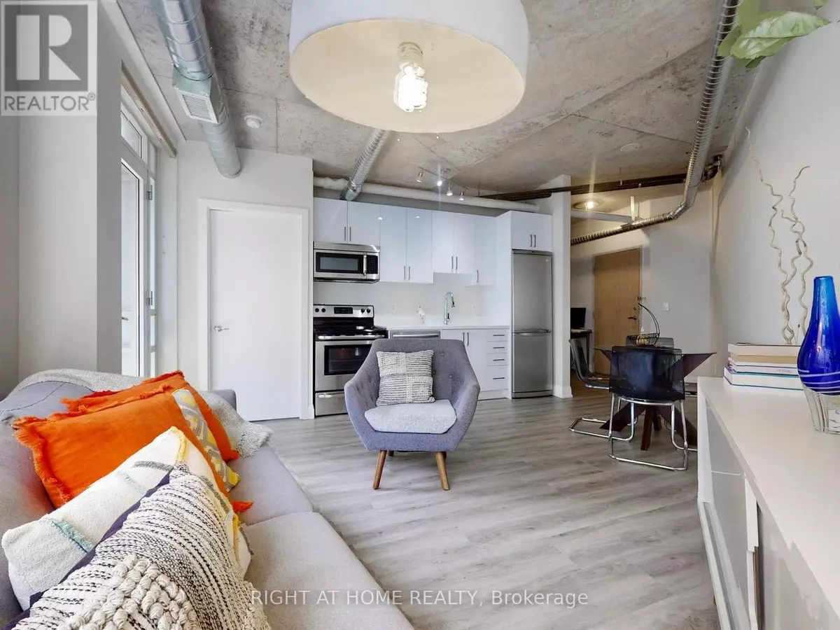 Toronto (little Portugal), ON M6J0A1,170 Sudbury ST #415
