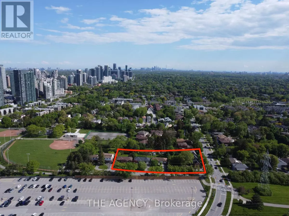 Toronto (newtonbrook West), ON M2M1B4,137 BLAKE AVENUE