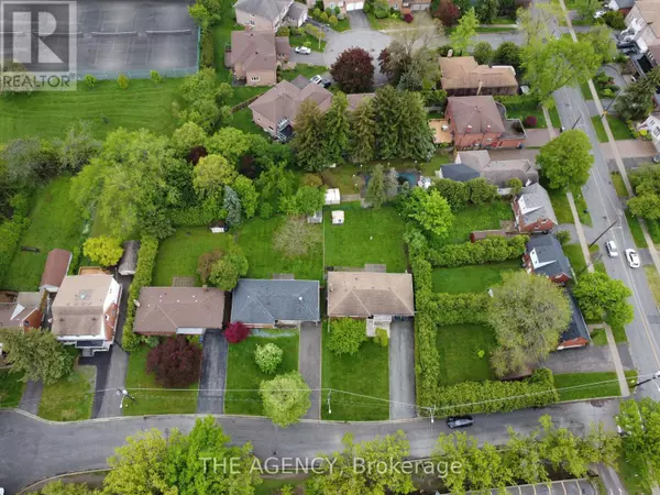 Toronto (newtonbrook West), ON M2M1B4,137 BLAKE AVENUE