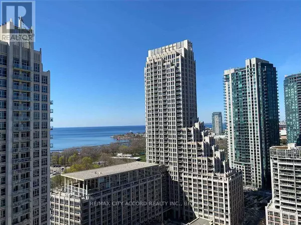 38 Lannuzzi ST #2013, Toronto (niagara), ON M5V0S2