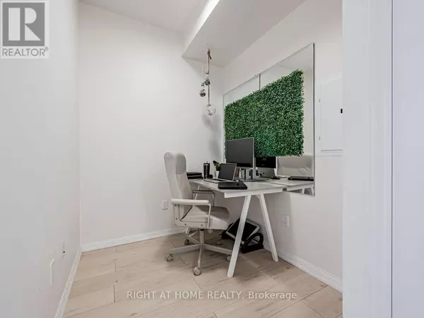 Toronto (niagara), ON M6K3R2,65 East Liberty ST #322