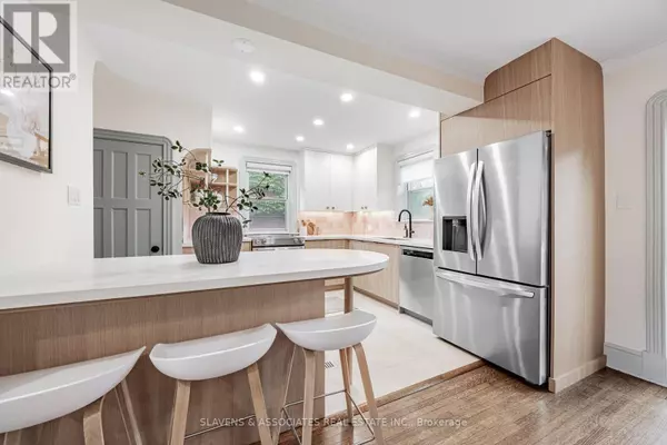 Toronto (forest Hill North), ON M6C2H8,118 WHITMORE AVENUE