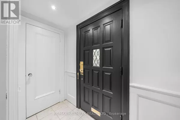 Toronto (forest Hill South), ON M5P1W5,16 ELDERWOOD DRIVE