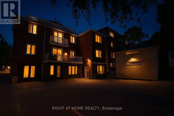 Toronto (forest Hill South), ON M5P3K2,1695 Bathurst ST #12
