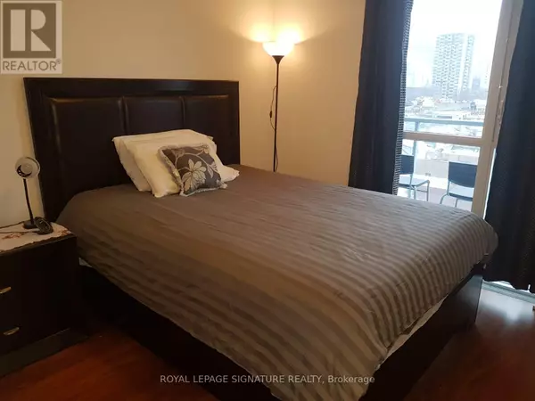 Toronto (regent Park), ON M5A4M2,1 Cole ST #701