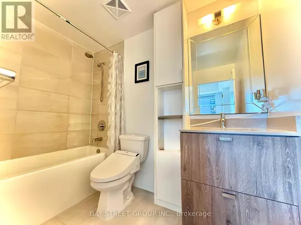 Toronto (henry Farm), ON M2J0E5,56 Forest Manor RD #501