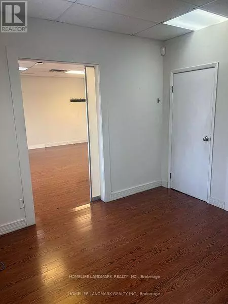 Toronto (newtonbrook East), ON M2M3X8,6365 YONGE STREET