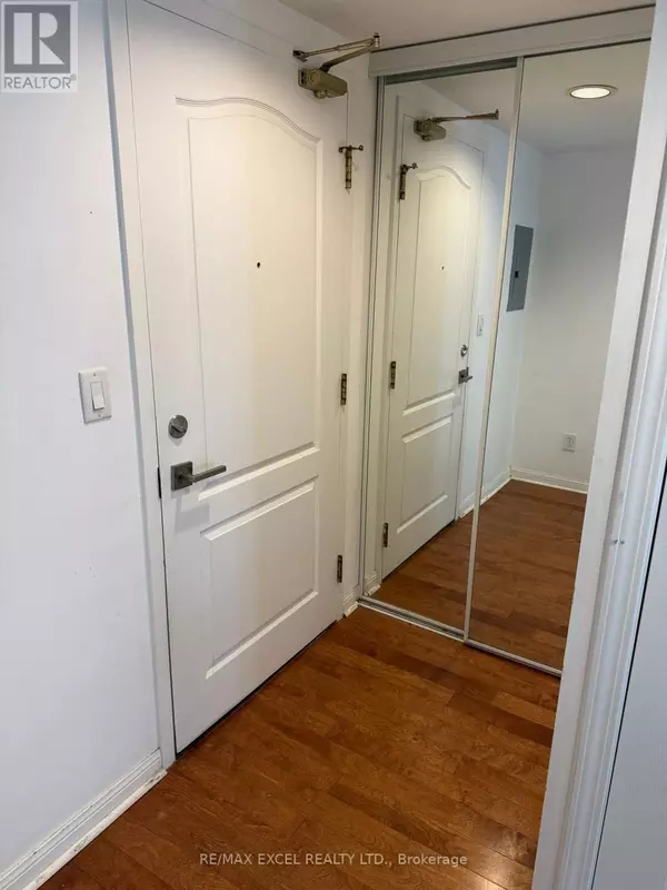 Toronto (niagara), ON M5V3W4,18 Stafford ST #102
