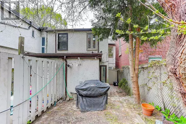 Toronto (moss Park), ON M5A2V6,237 ONTARIO STREET
